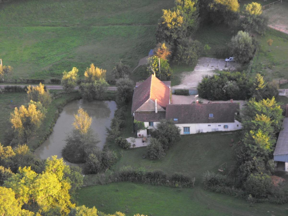 Domaine De Varenne Bed & Breakfast Saint-Amand-en-Puisaye Exterior foto