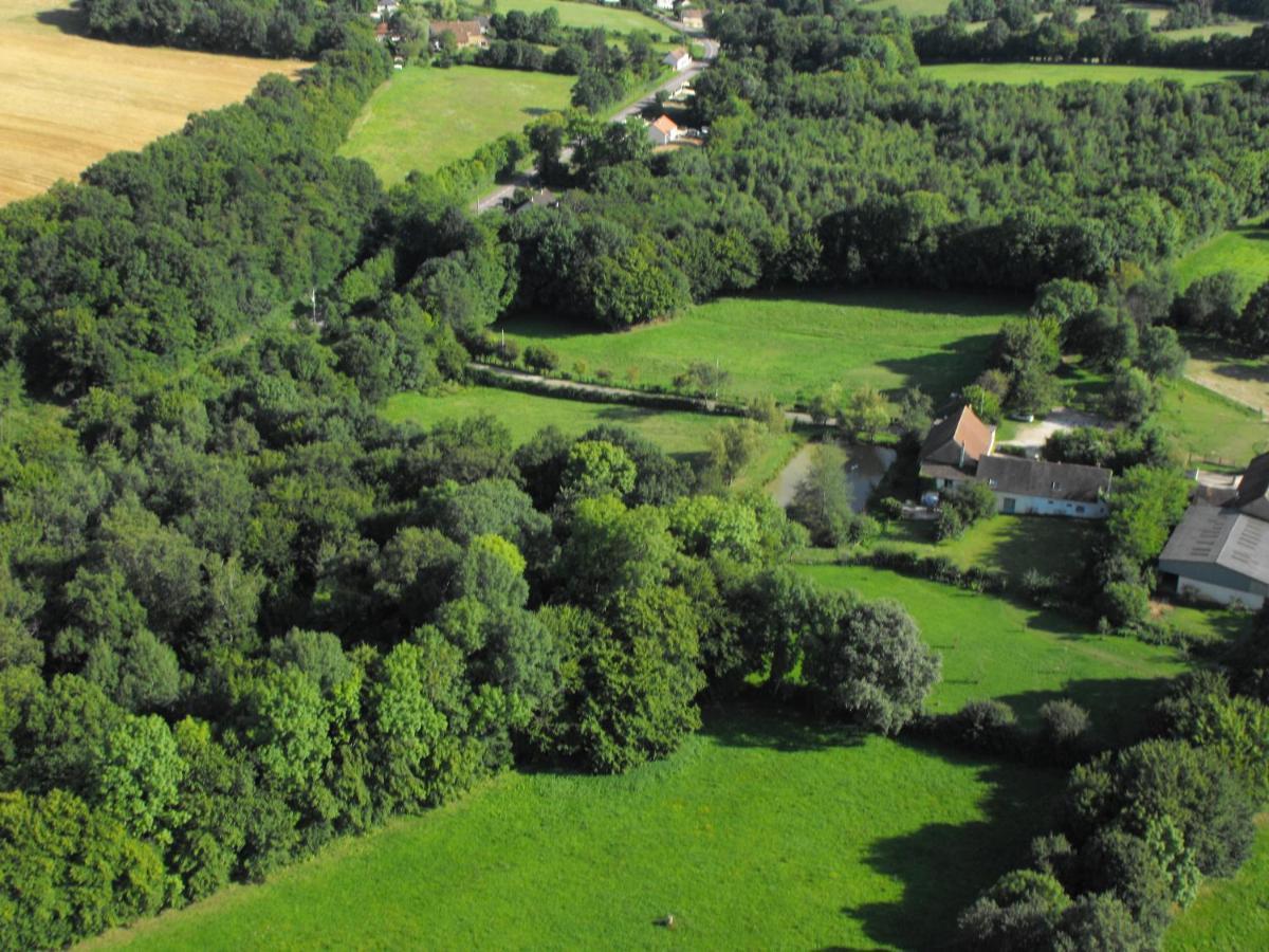Domaine De Varenne Bed & Breakfast Saint-Amand-en-Puisaye Exterior foto